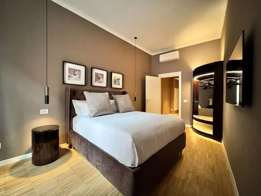 The Condotti - Luxury Serviced Apartment Roma