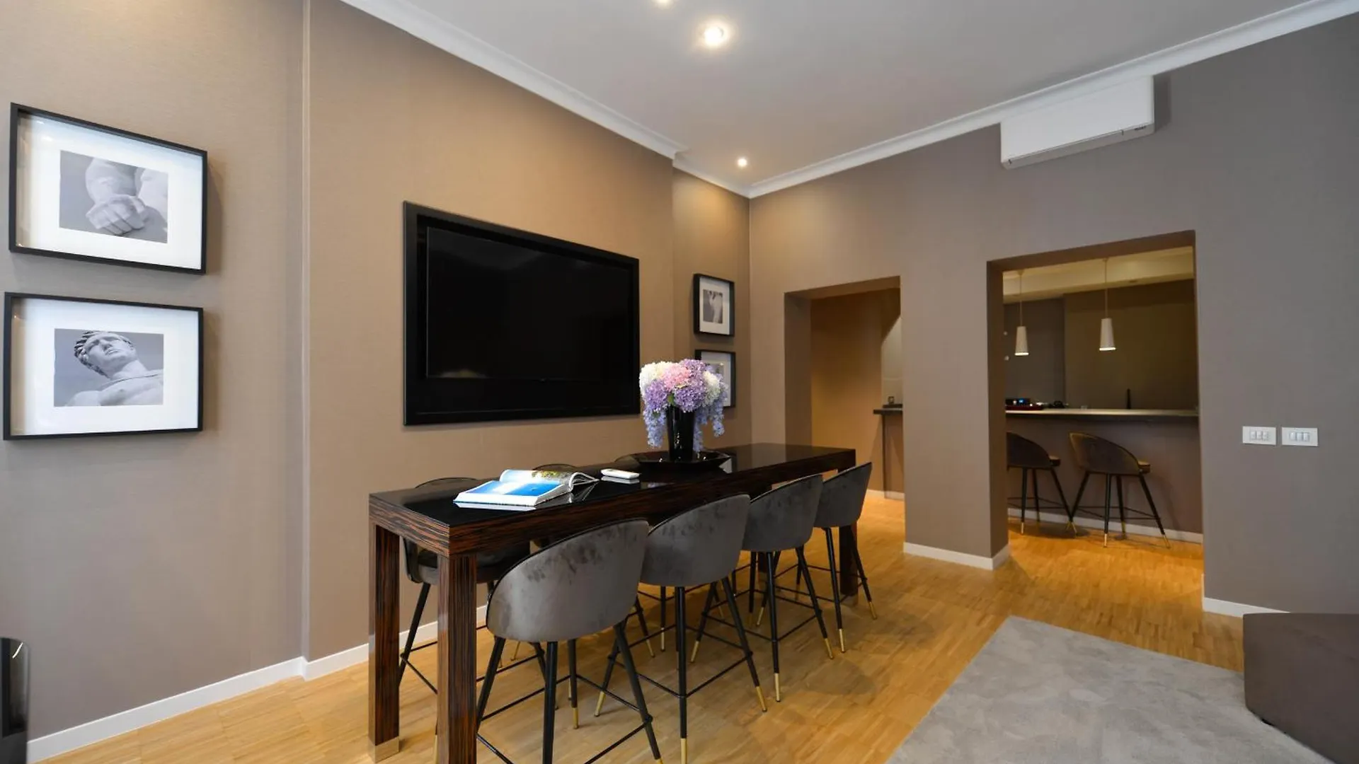 The Condotti - Luxury Serviced Apartment Roma